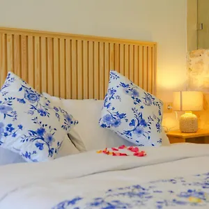  Holiday home La Rose Bleue - Hoteliere Avec Piscine -